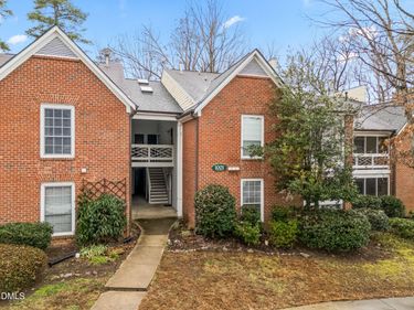 1001 Kingswood Drive, Unit J, Chapel Hill, NC 27517
