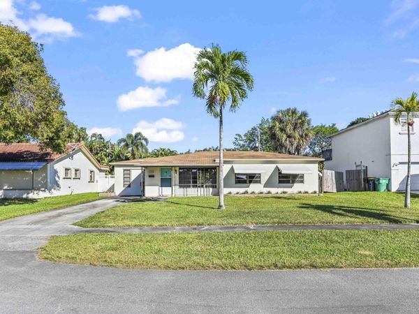 105 NE 2nd Place, Dania, FL 33004