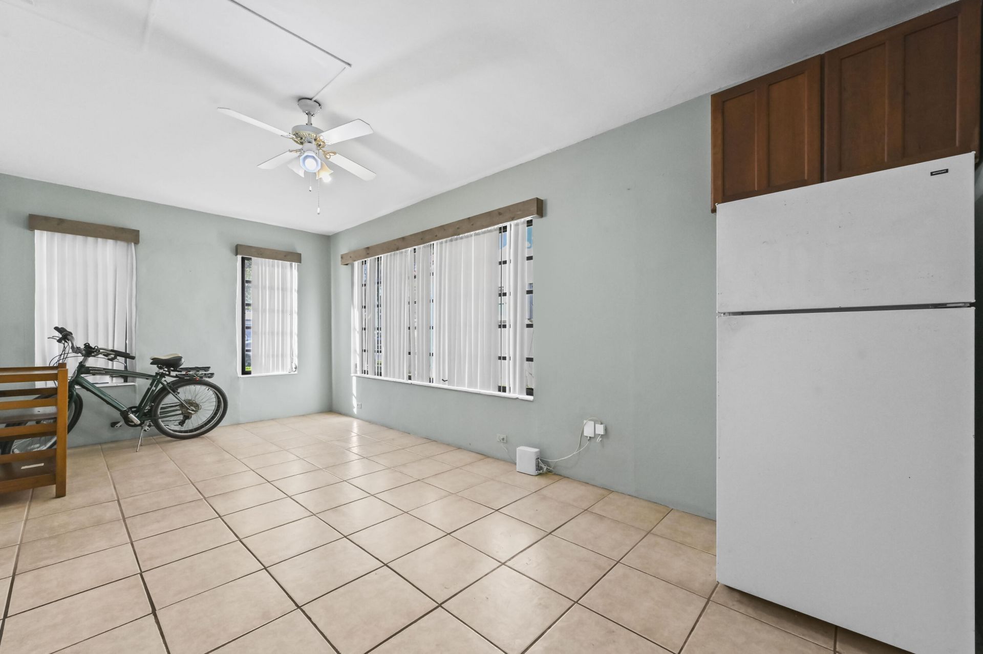 105 NE 2nd Place, Dania Beach, FL 33004 Photo