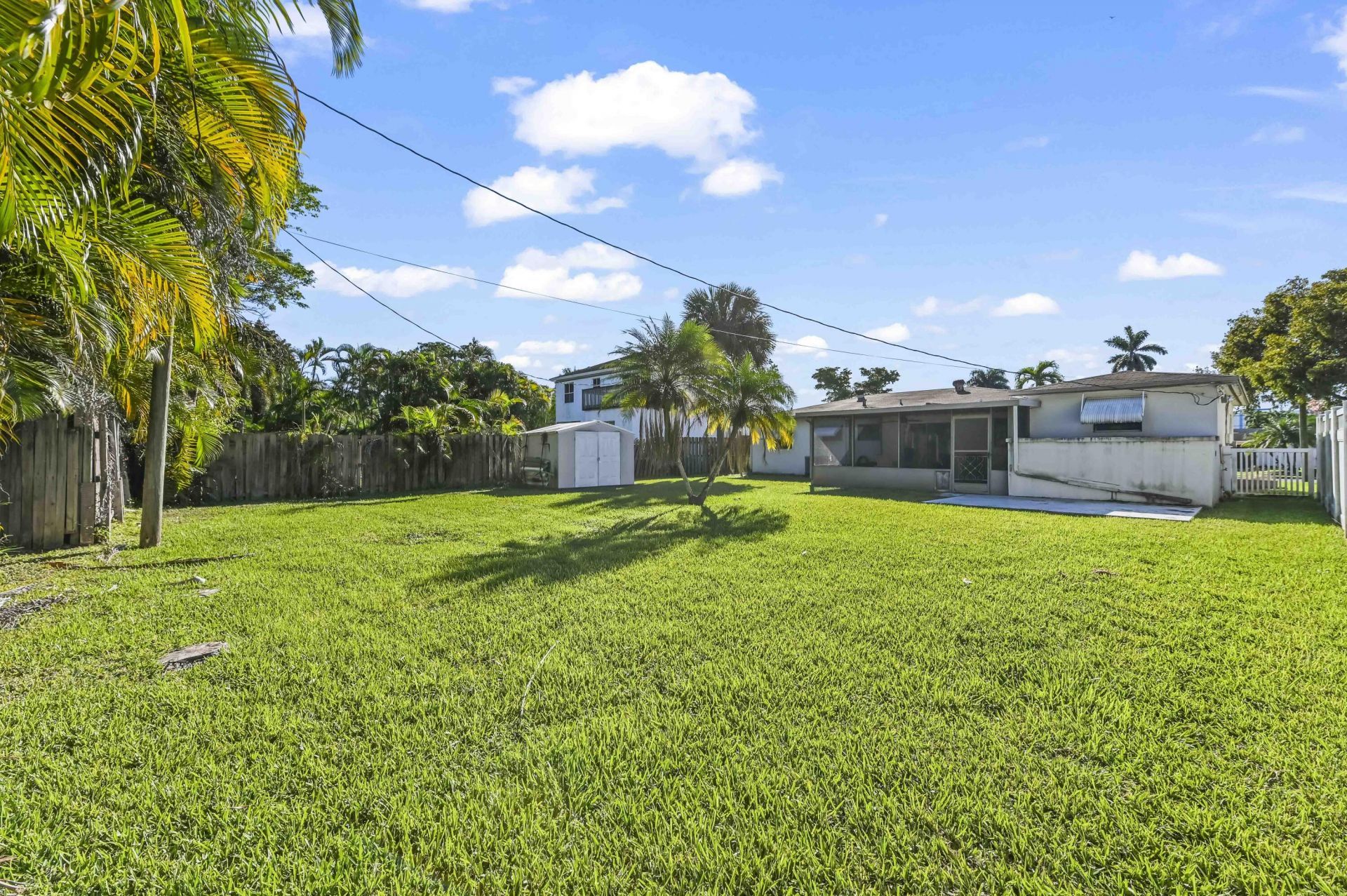 105 NE 2nd Place, Dania, FL 33004 Photo