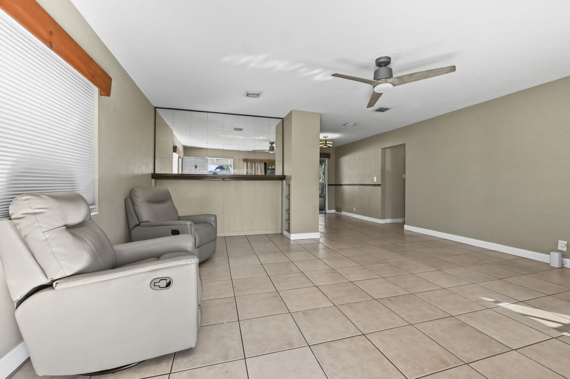 105 NE 2nd Place, Dania Beach, FL 33004 Photo