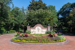 1023 Plantation Court photo 4