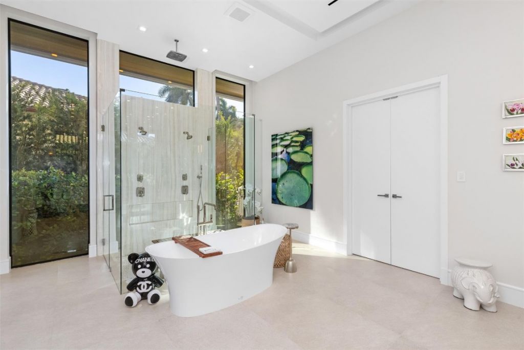 100 Royal Palm Drive, Fort Lauderdale, FL 33301 Photo