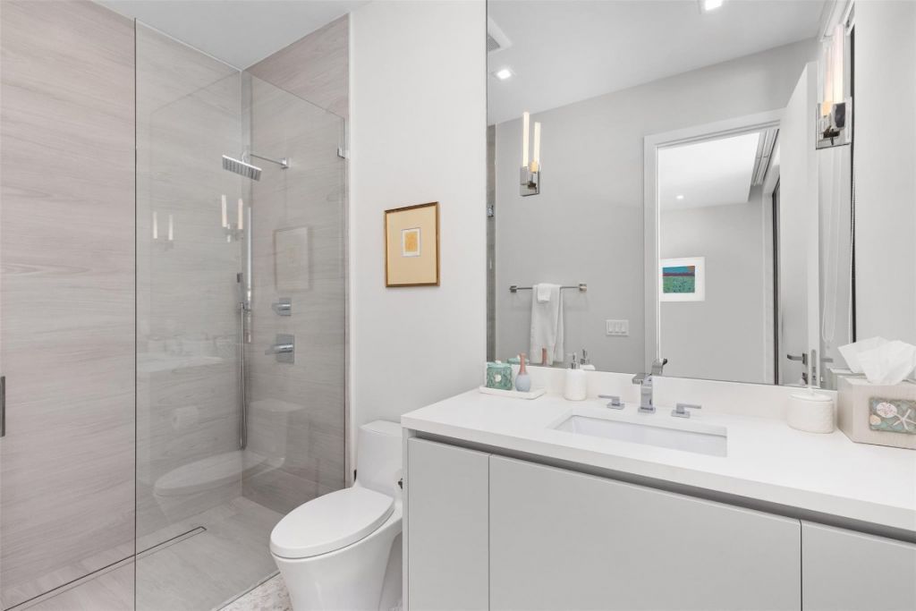 100 Royal Palm Drive, Fort Lauderdale, FL 33301 Photo