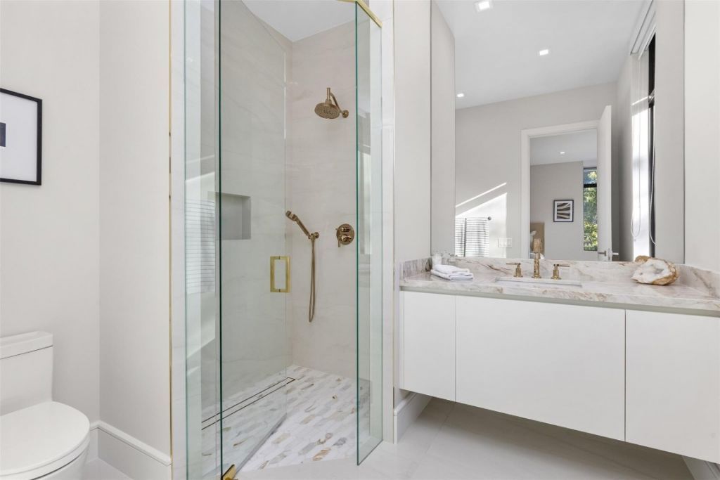 100 Royal Palm Drive, Fort Lauderdale, FL 33301 Photo