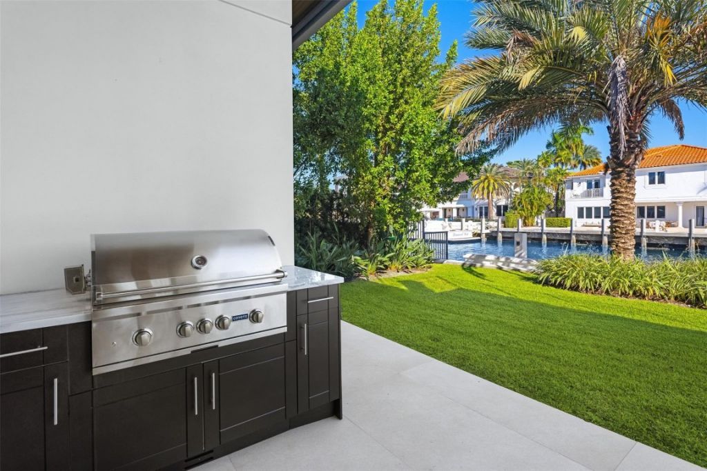 100 Royal Palm Drive, Fort Lauderdale, FL 33301 Photo