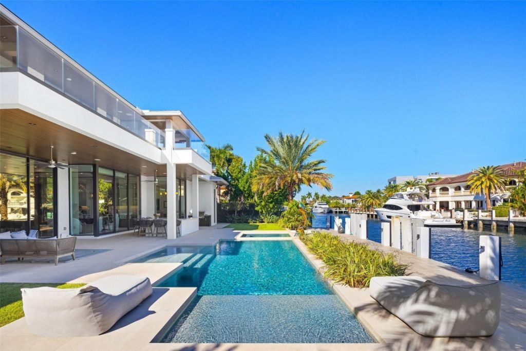 100 Royal Palm Drive, Fort Lauderdale, FL 33301 Photo