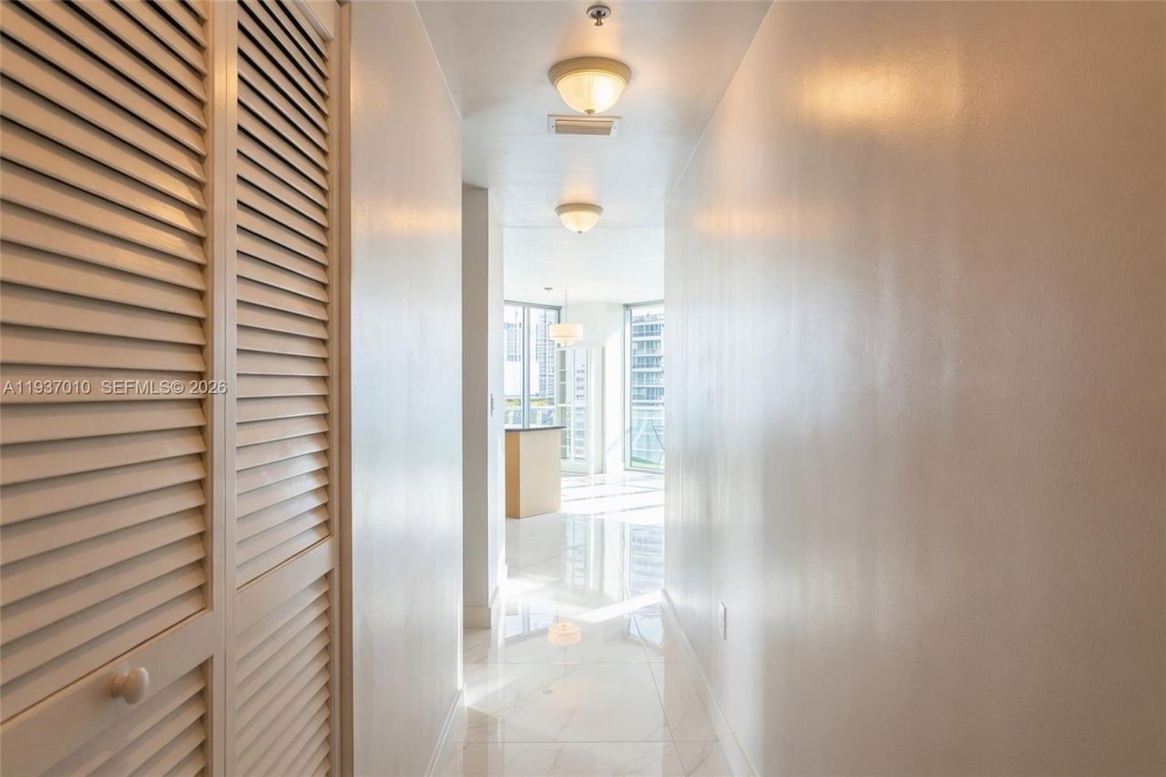 1111 SW 1st Ave, Unit 2420-N, Miami, FL 33130 Photo