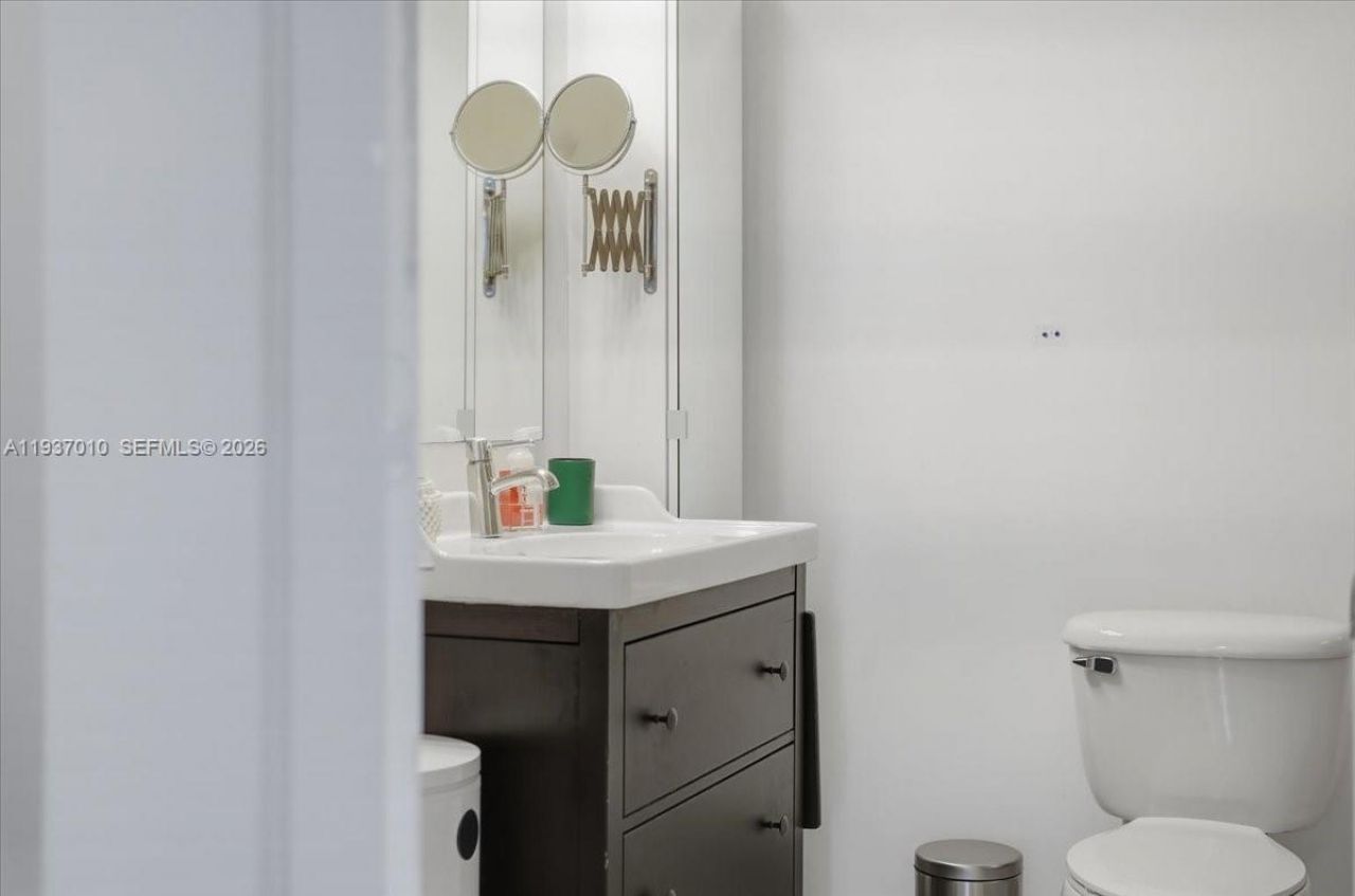 1111 SW 1st Ave, Unit 2420-N, Miami, FL 33130 Photo