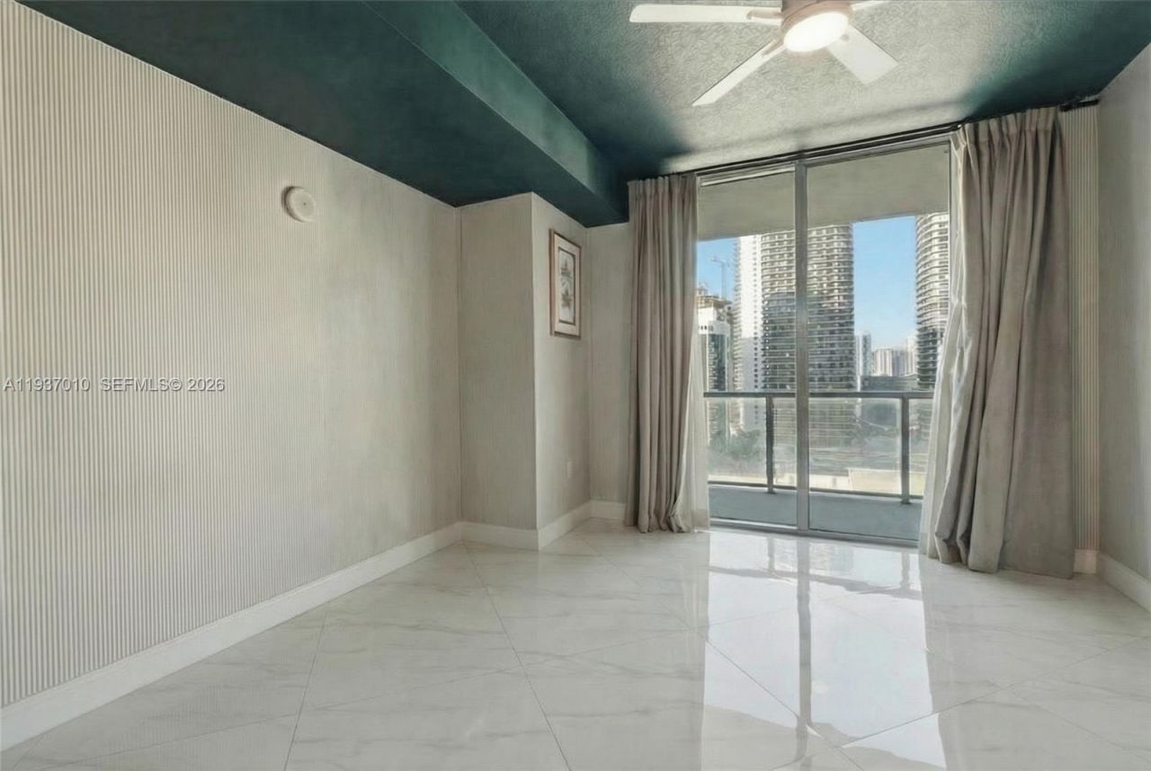 1111 SW 1st Ave, Unit 2420-N, Miami, FL 33130 Photo