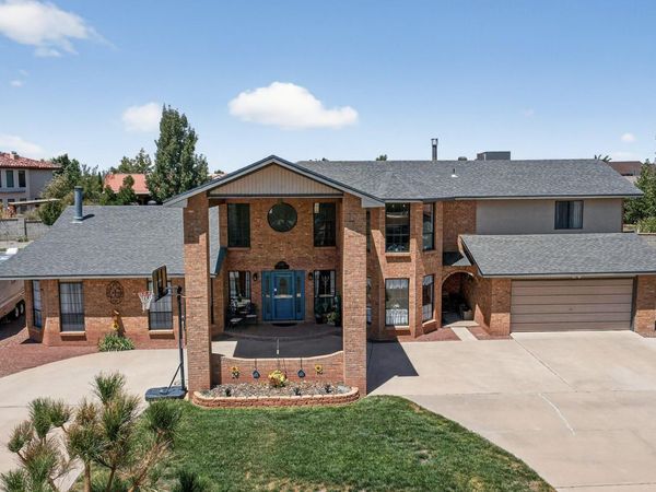 1407 VALLEY VIEW Drive SW, Los Lunas, NM 87031