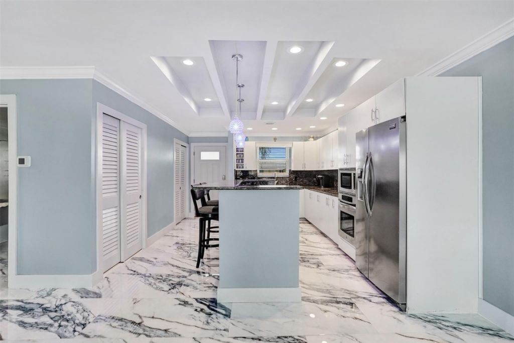 2330 NE 36th Street, Unit 9, Lighthouse Point, FL 33064 Photo