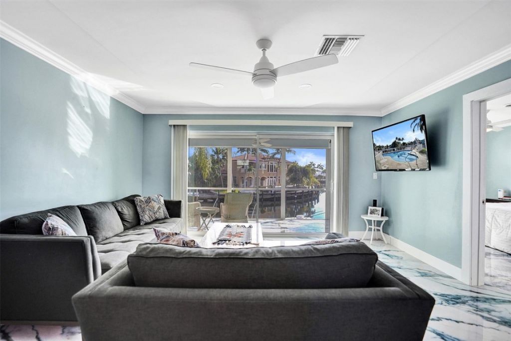 2330 NE 36th Street, Unit 9, Lighthouse Point, FL 33064 Photo