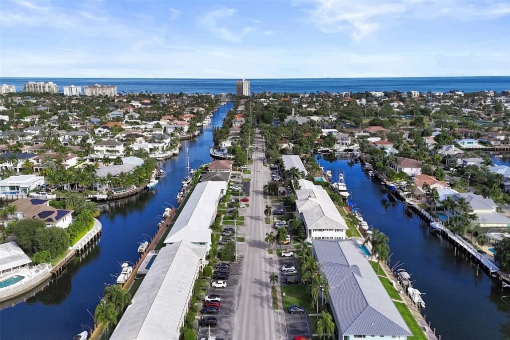 2330 NE 36th Street, Unit 9, Lighthouse Point, FL 33064 Photo