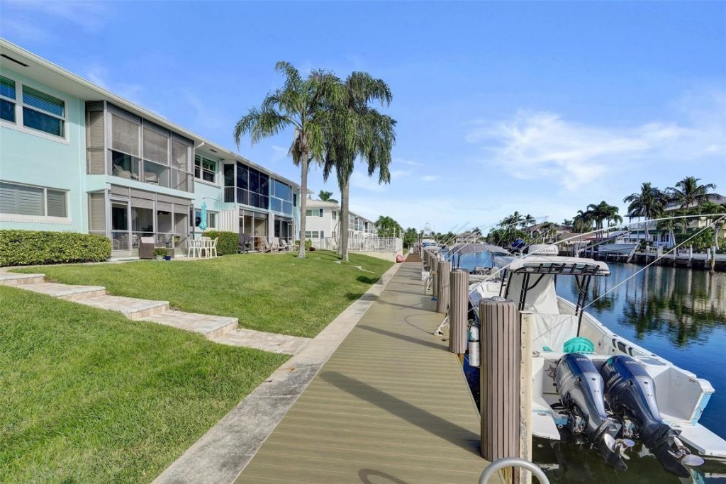 2330 NE 36th Street, Unit 9, Lighthouse Point, FL 33064 Photo