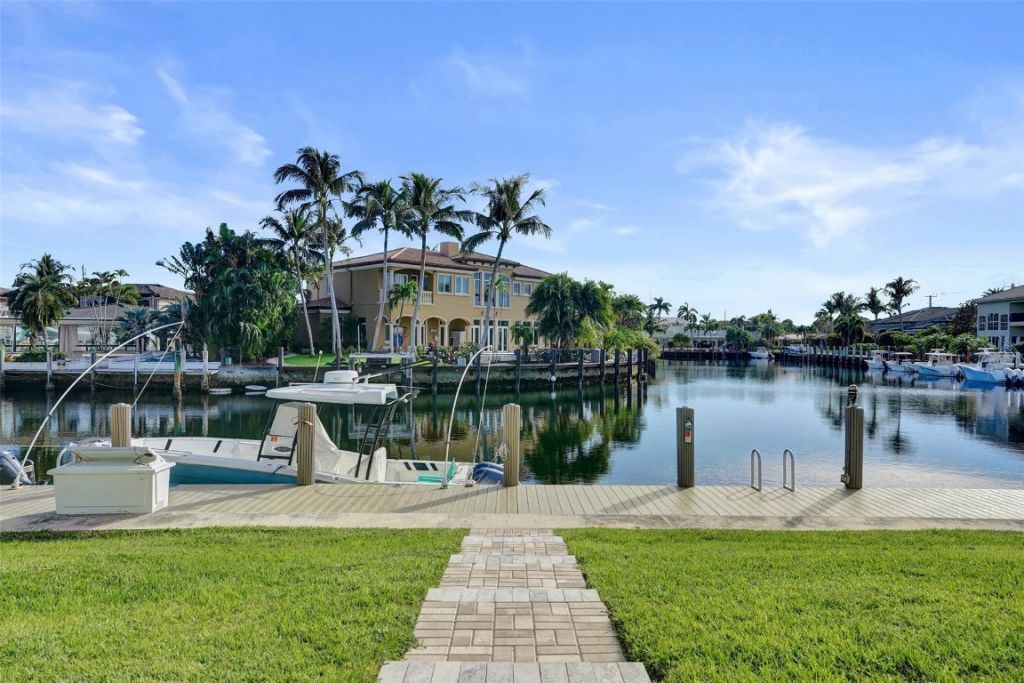 2330 NE 36th Street, Unit 9, Lighthouse Point, FL 33064 Photo