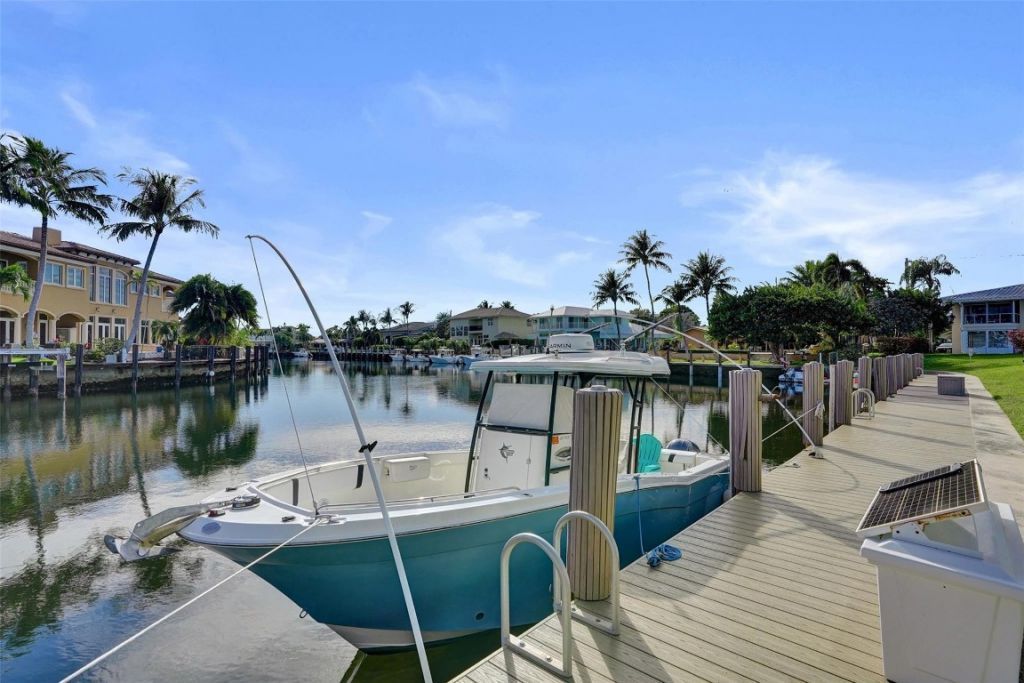 2330 NE 36th Street, Unit 9, Lighthouse Point, FL 33064 Photo