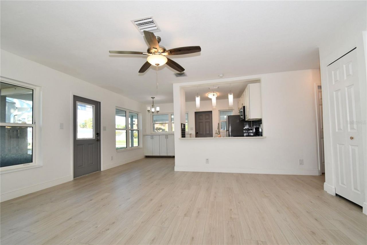 547 Trade Winds Drive, Dunedin, FL 34698 Photo