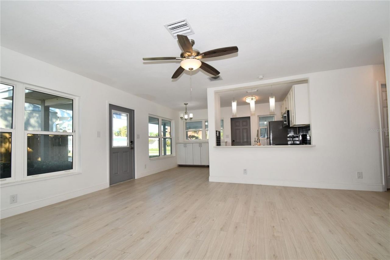547 Trade Winds Drive, Dunedin, FL 34698 Photo