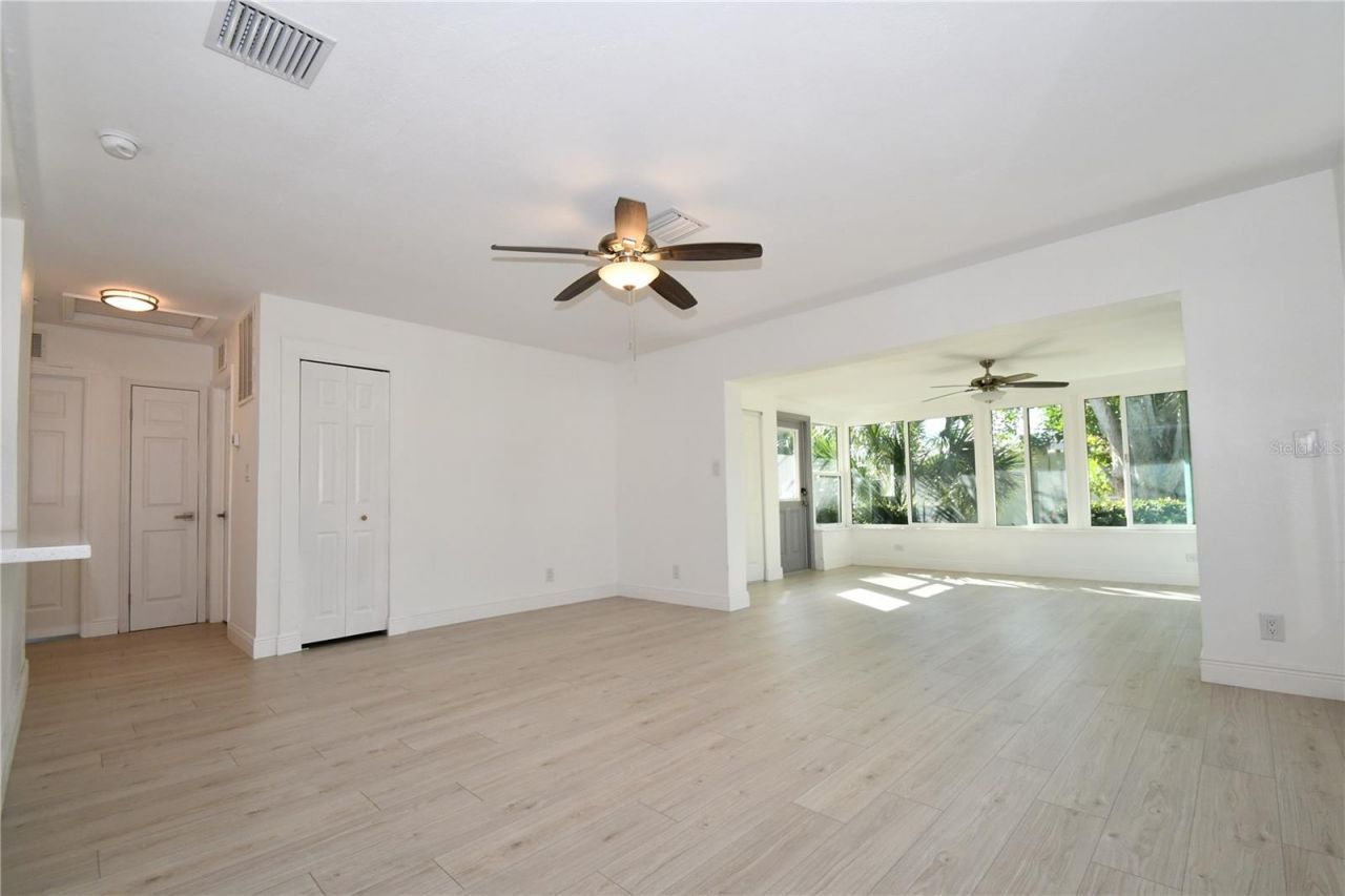 547 Trade Winds Drive, Dunedin, FL 34698 Photo