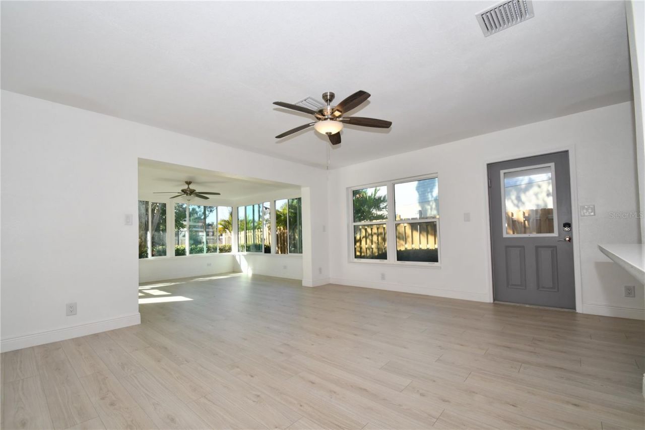 547 Trade Winds Drive, Dunedin, FL 34698 Photo