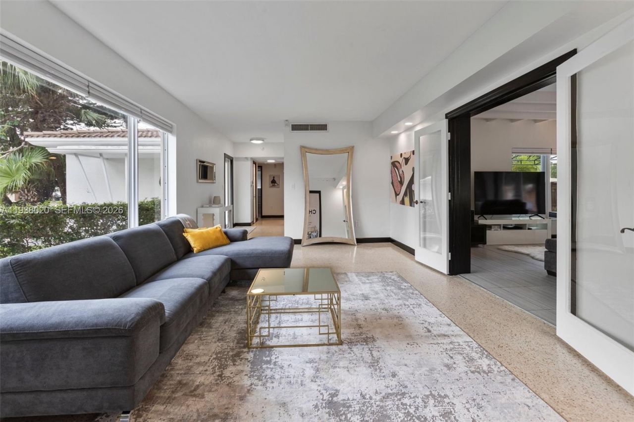 8700 N Miami Ave, El Portal, FL 33150 Photo