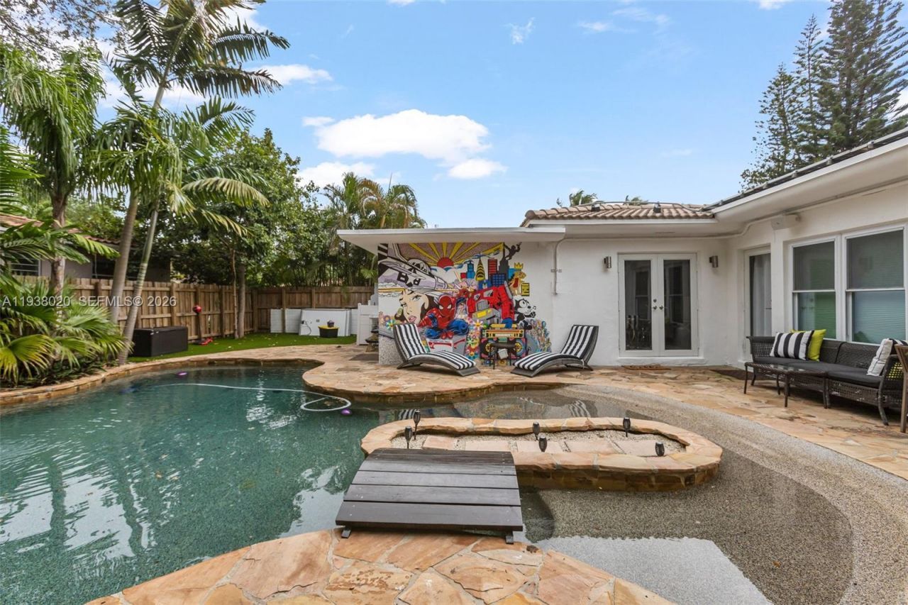 8700 N Miami Ave, El Portal, FL 33150 Photo