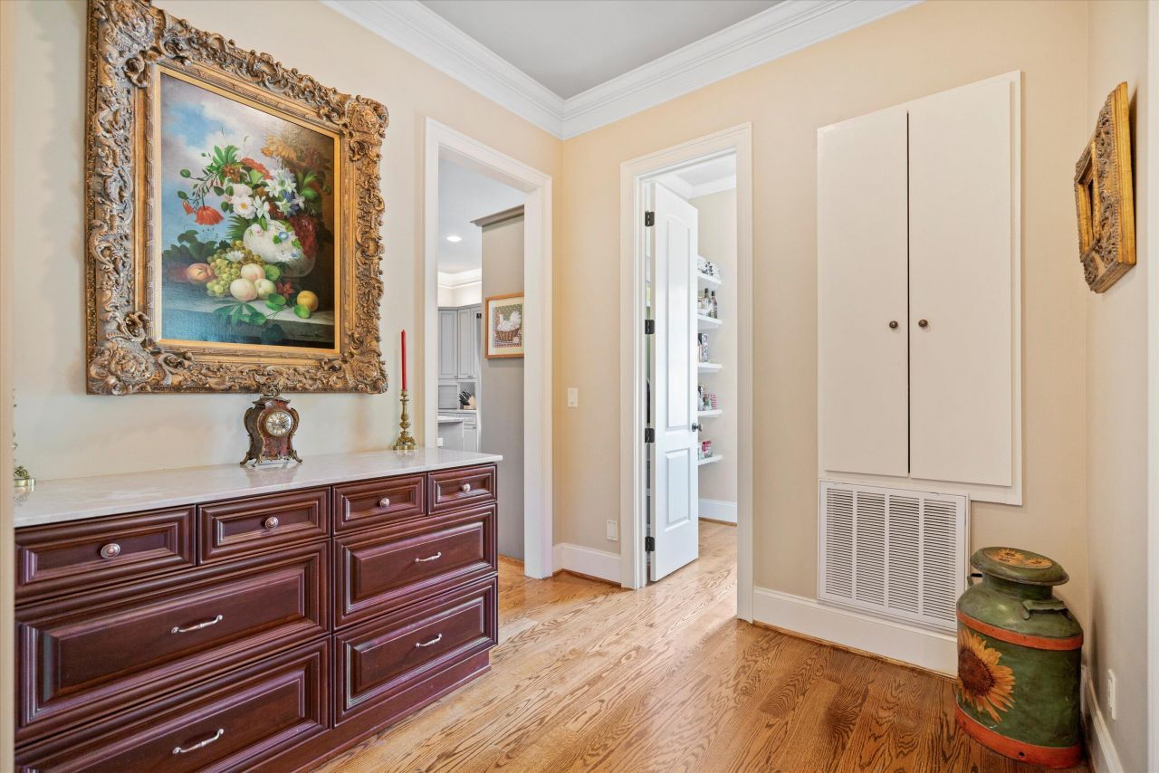 2217 Beckenham Drive Photo 14