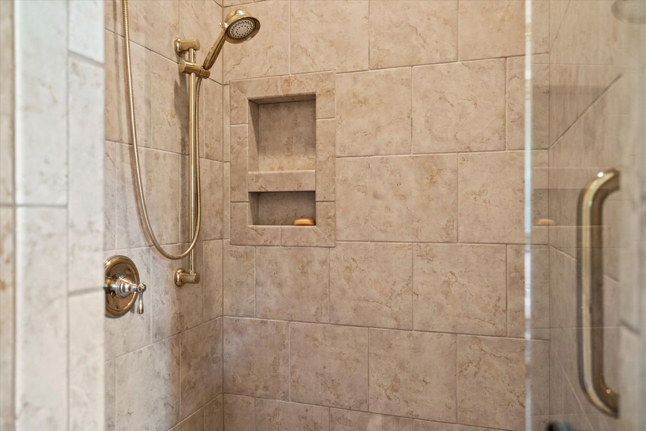 2217 Beckenham Drive Photo 32