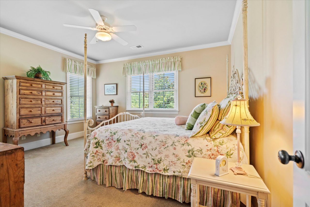 2217 Beckenham Drive Photo 36