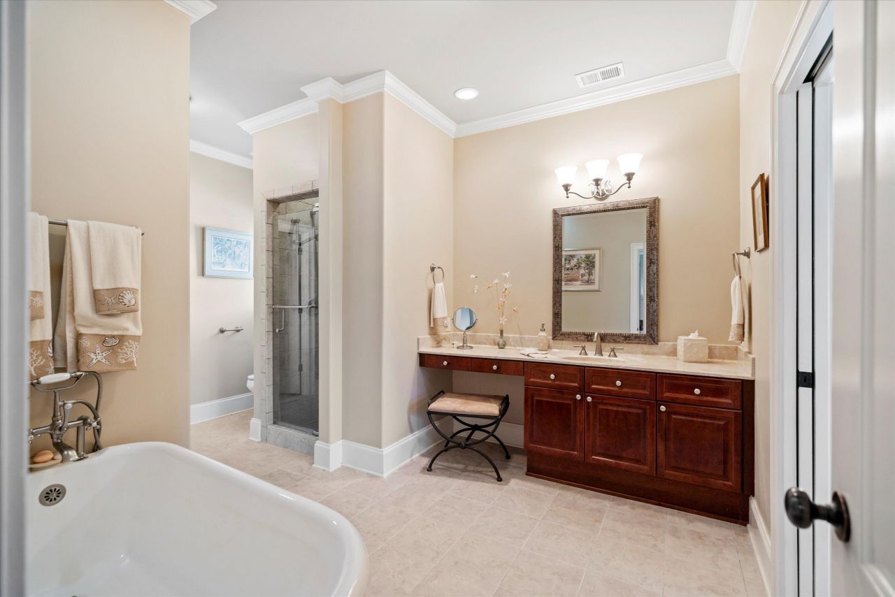 2217 Beckenham Drive Photo 40