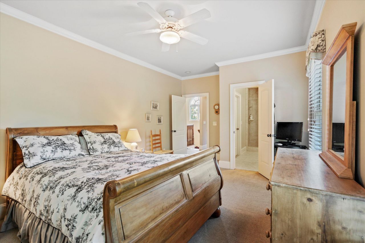 2217 Beckenham Drive Photo 44