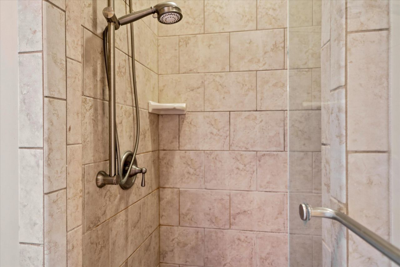 2217 Beckenham Drive Photo 46