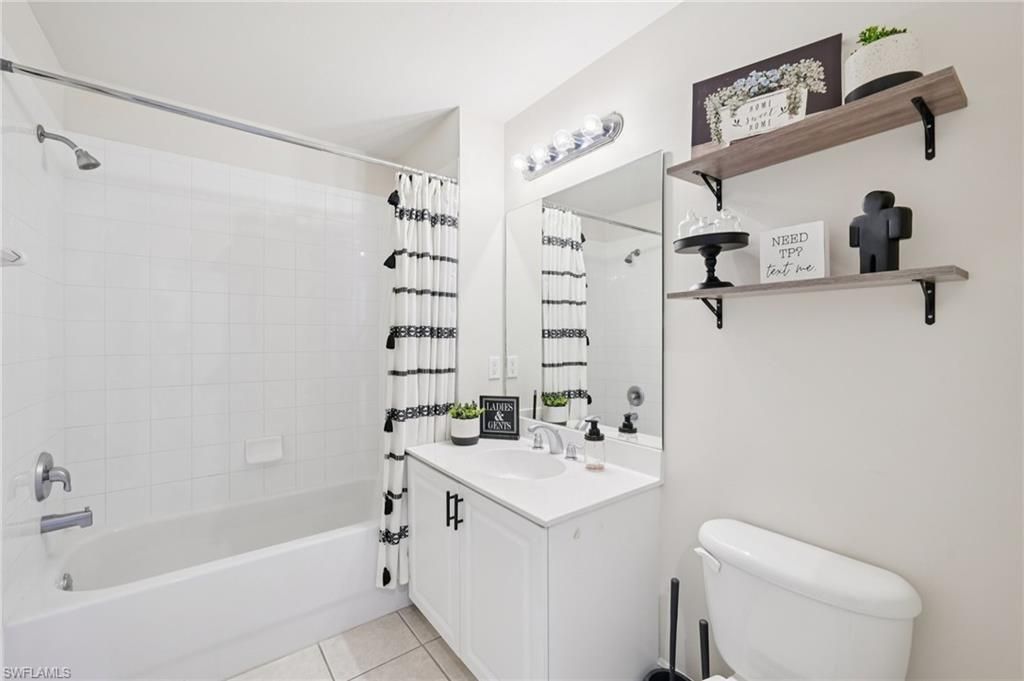 3940 Pomodoro Cir, Unit 204, Cape Coral, FL 33909 Photo