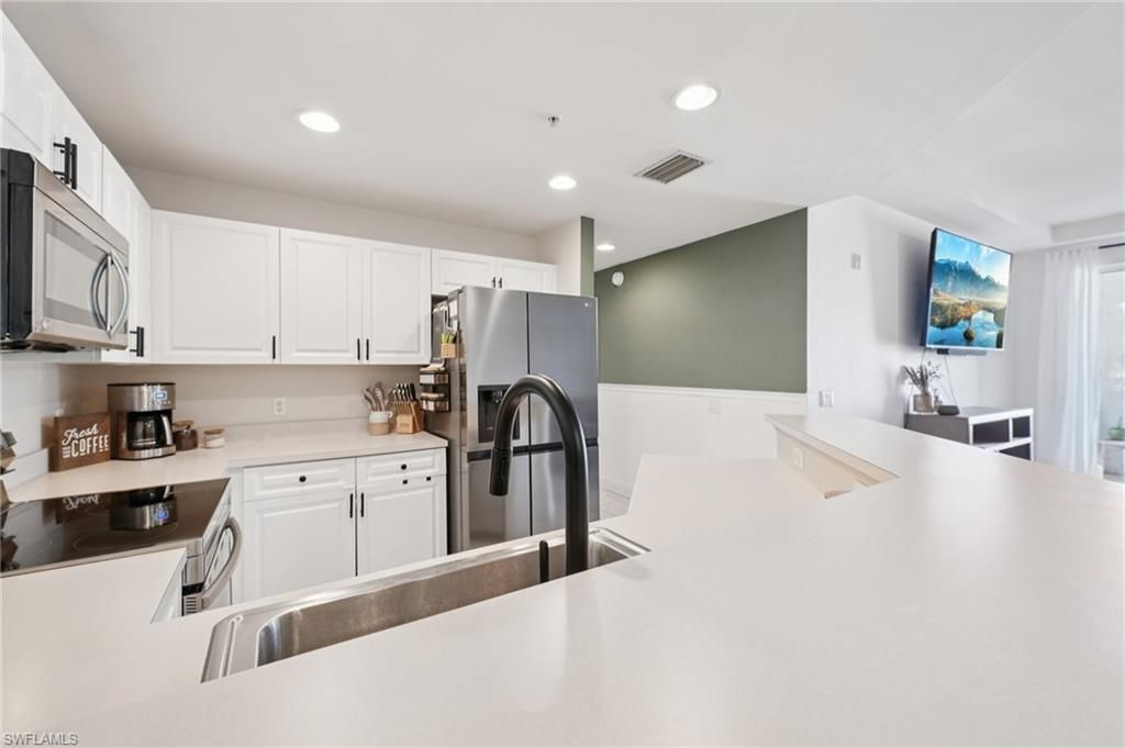 3940 Pomodoro Cir, Unit 204, Cape Coral, FL 33909 Photo