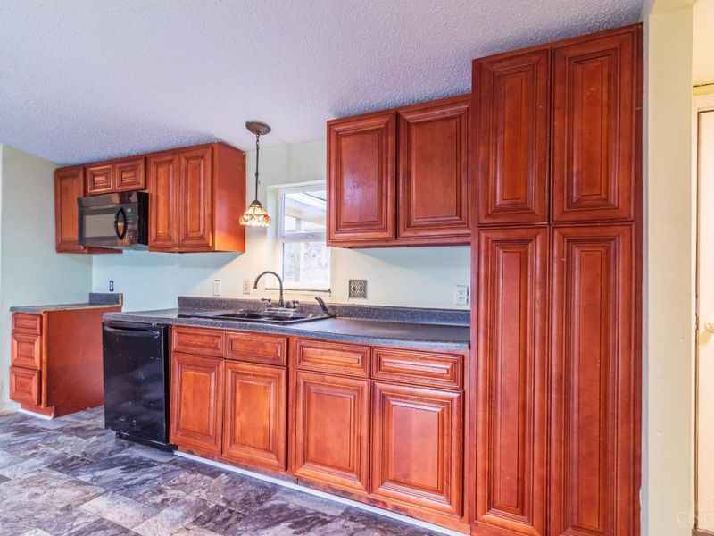 1925 Pershing Avenue, Washington Township, OH 45663 Photo 14