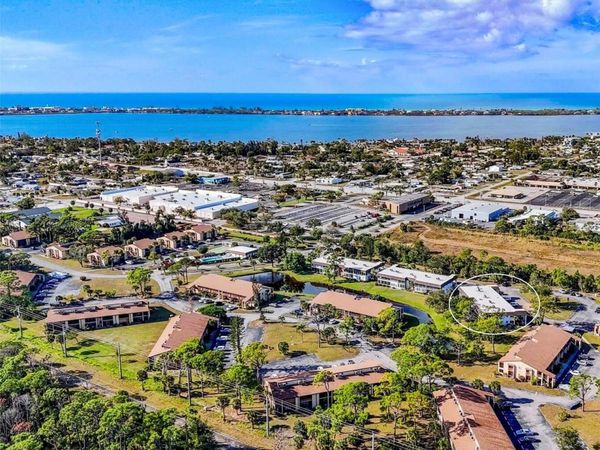 3 QUAILS RUN BOULEVARD, Unit 8, ENGLEWOOD, FL 34223