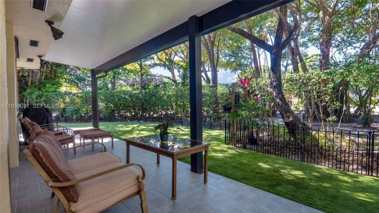 208 NW 97th Ave, Unit 2-92, Plantation, FL 33324 Photo