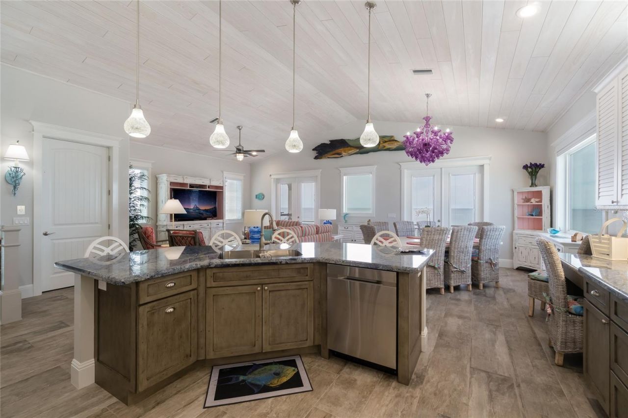 2302 Gulf Drive N, Bradenton Beach, FL 34217 Photo