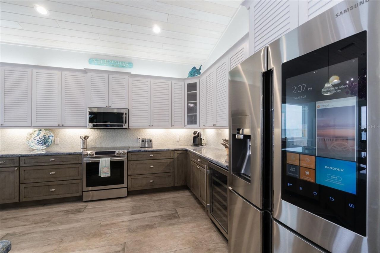 2302 Gulf Drive N, Bradenton Beach, FL 34217 Photo