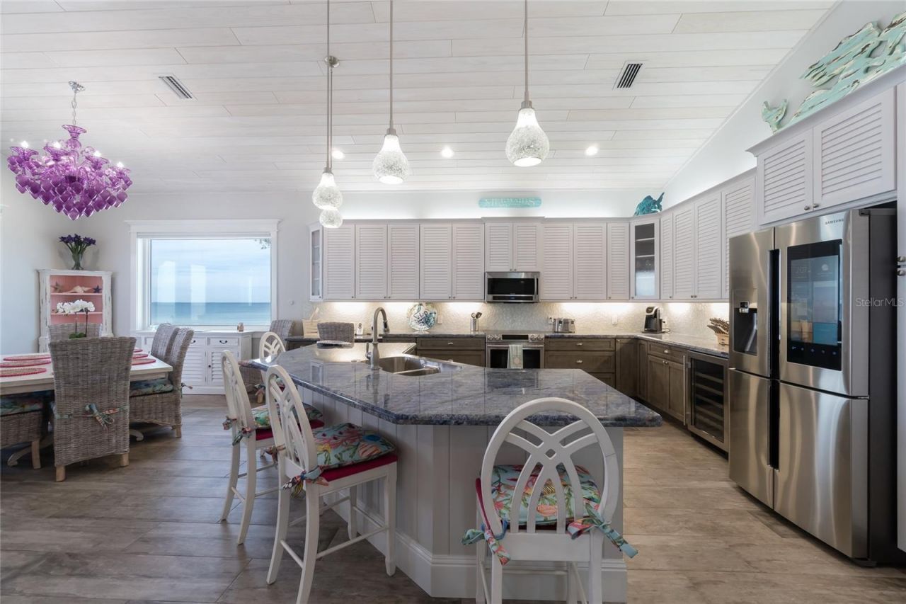 2302 Gulf Drive N, Bradenton Beach, FL 34217 Photo