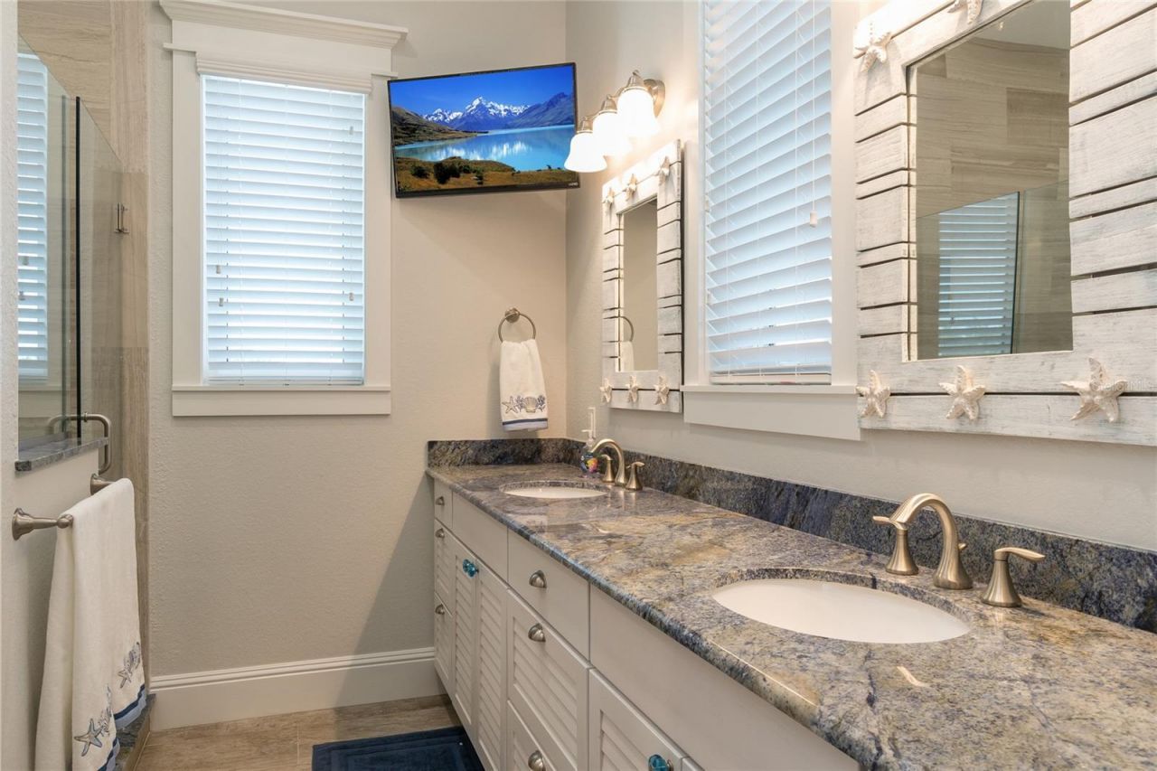 2302 Gulf Drive N, Bradenton Beach, FL 34217 Photo