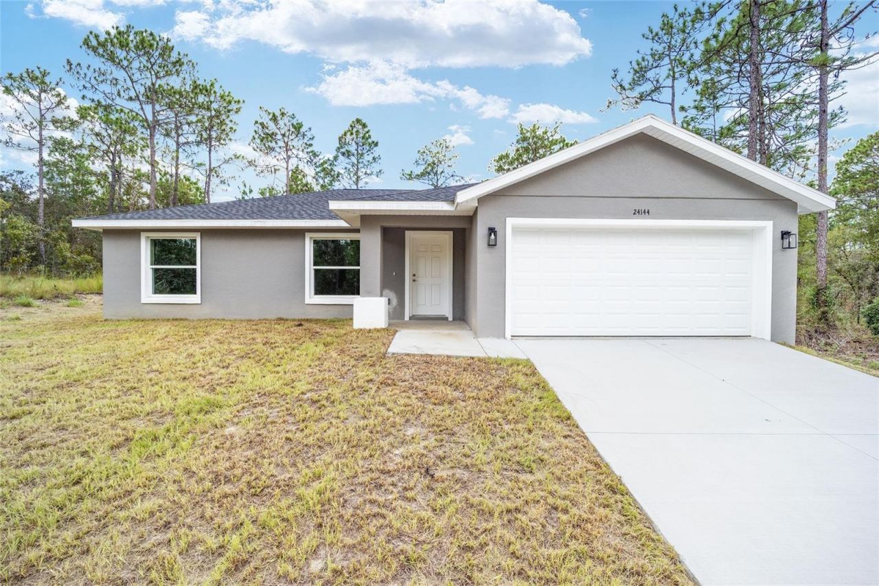 24144 NW Water Oak Avenue, Dunnellon, FL 34431 Main Photo
