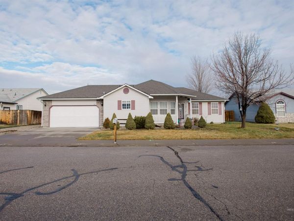 735 Kyle Street, Mountain Home, ID 83647