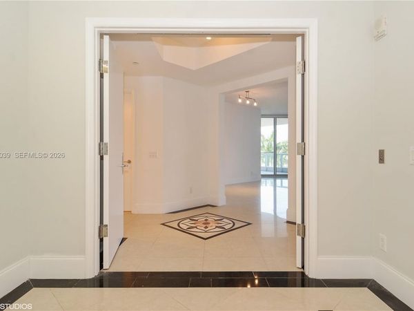 21200 Point Pl, Unit 404, Aventura, FL 33180