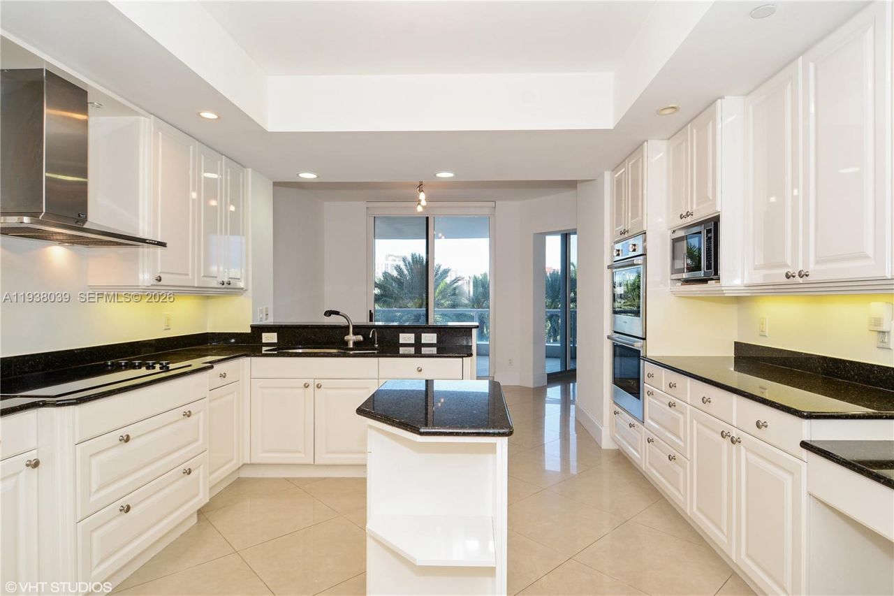 21200 Point Pl, Unit 404, Aventura, FL 33180 Photo