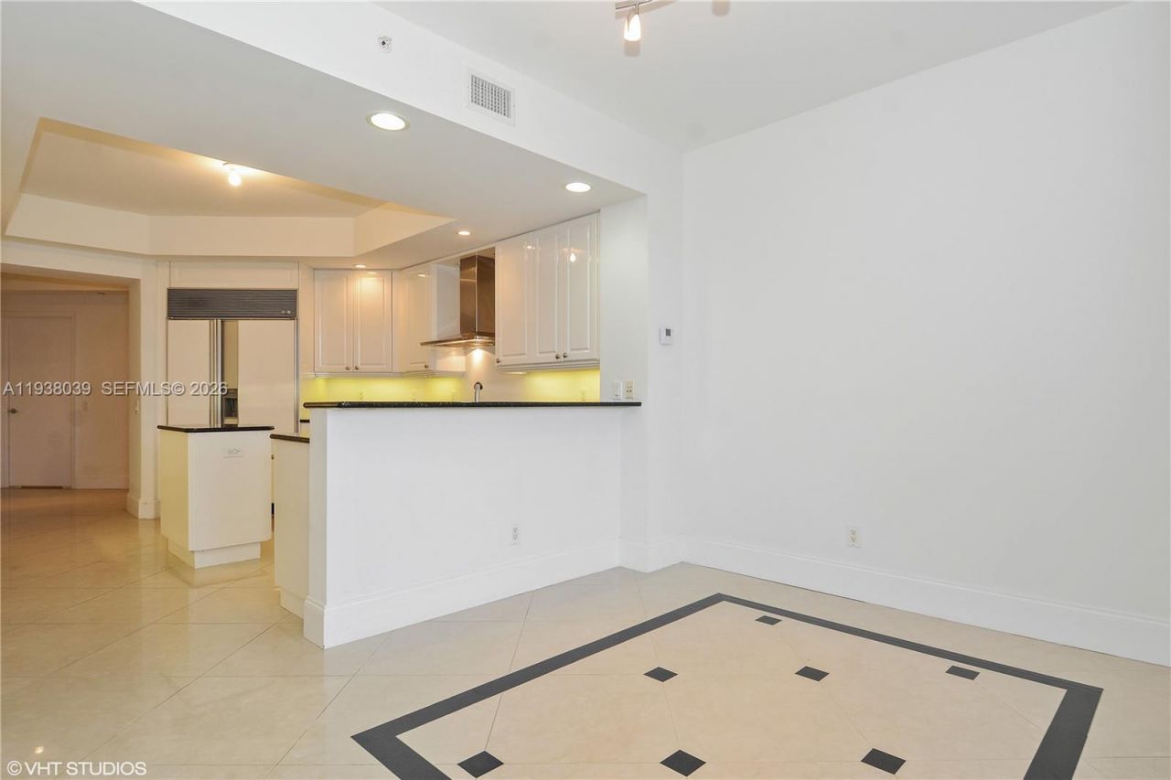 21200 Point Pl, Unit 404, Aventura, FL 33180 Photo