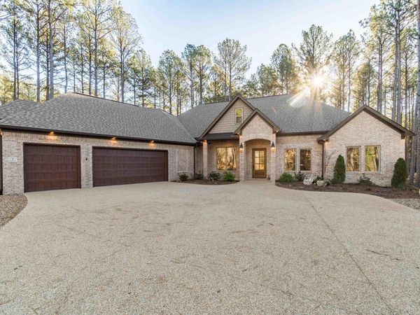 1 Estado Circle, Hot Springs Village, AR 71909