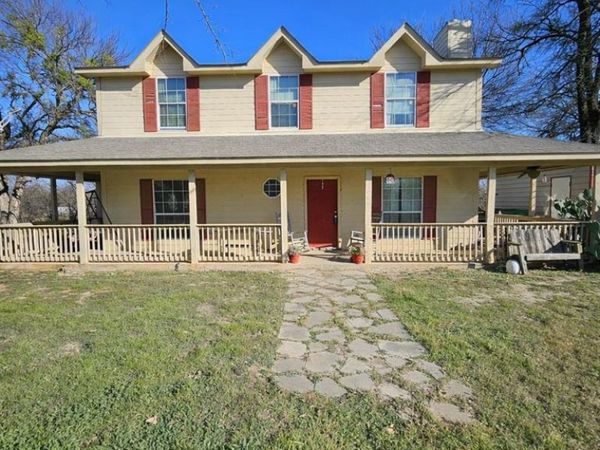 1006 East Drive, Lake Bridgeport, TX 76426