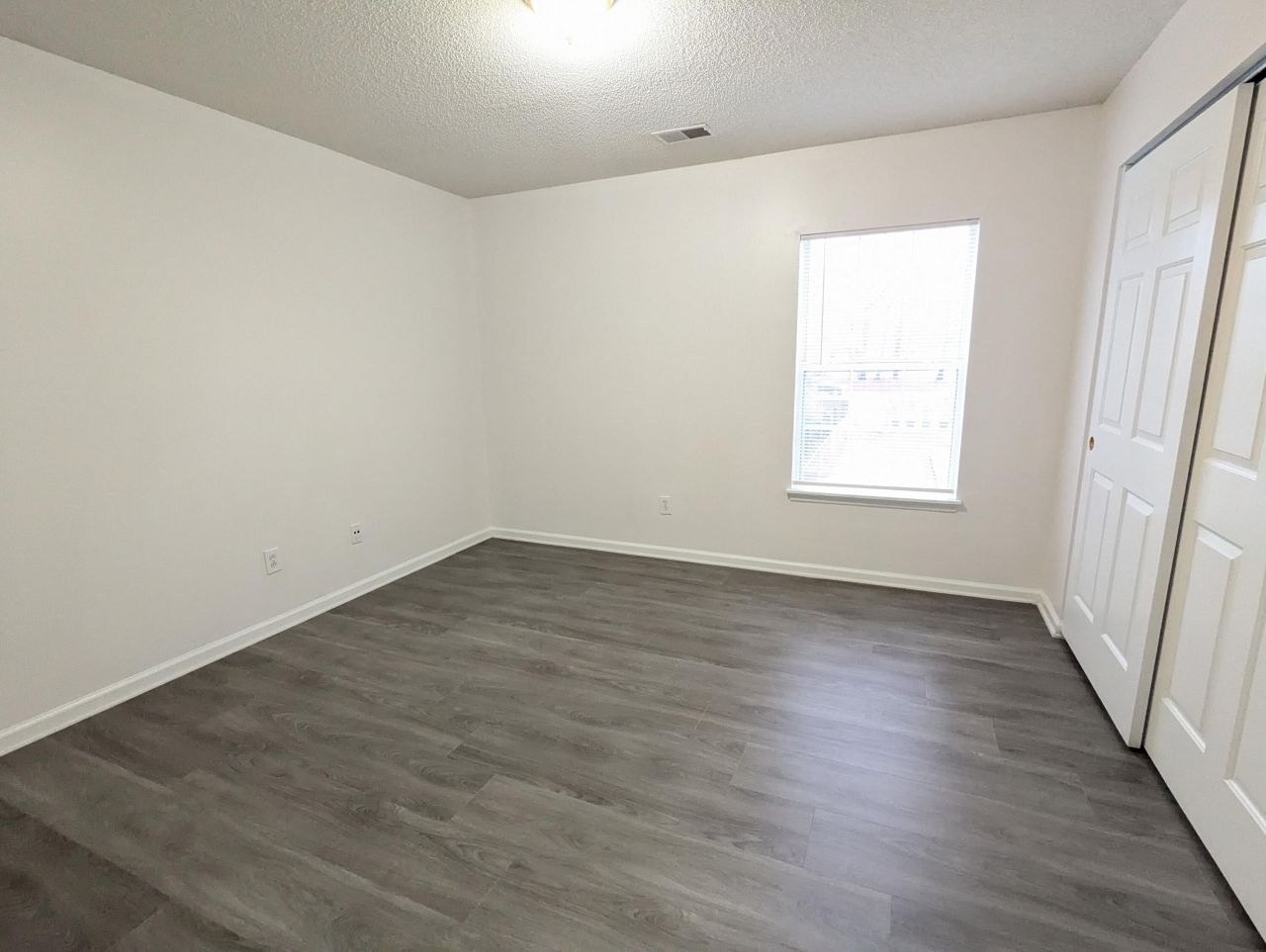 2452 Melville Road Photo 12